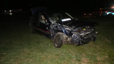 Manisa'nın Şehzadeler ilçesinde ambulans ile otomobilin çarpışması sonucu meydana gelen