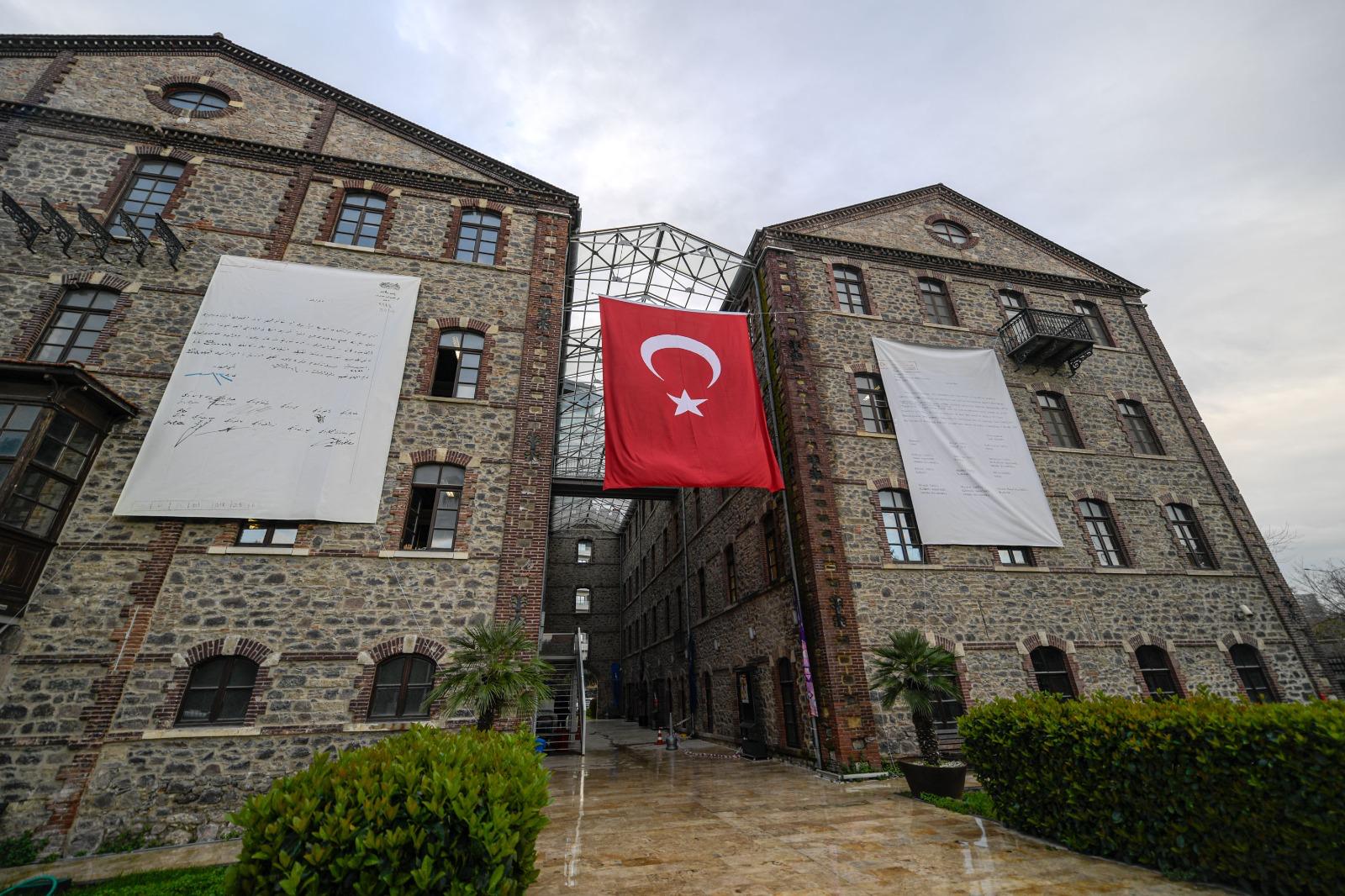 İzmir Büyükşehir, Meslek Fabrikası'na el koyma girişimine Atatürk imzalı 1926