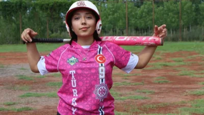 Softbol Milli Takımı sporcusu Sevdenur Gülçiçek, bir süredir mücadele ettiği