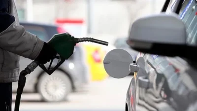 2,74 TL'lik dev zam iptal edildi! Motorin fiyatlarına bu gece