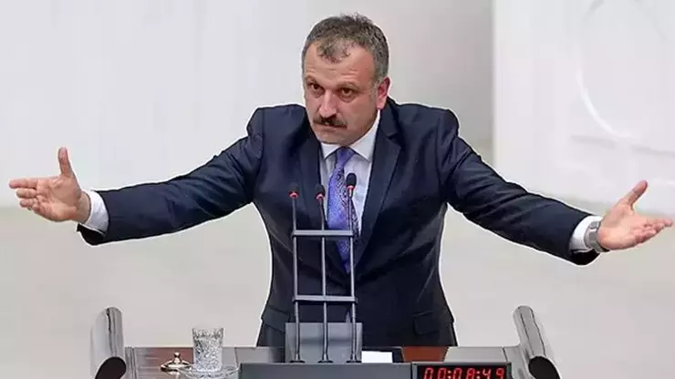 Cumhurbaşkanı Başdanışmanı Oktay Saral, CHP lideri Özgür Özel'in konuşmasına "Öcüler