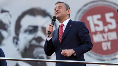 Özgür Özel, cumhurbaşkanı adayı kriterlerini sıraladı ve Mansur Yavaş ile