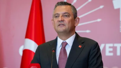 Özgür Özel Uşak operasyonu sonrası sessizliğini bozdu! "Dimdik ayaktayız" diyen