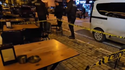 Sakarya Sapanca'da bir kafede arkadaşıyla tartışan şahıs, silahını ateşleyerek dehşet
