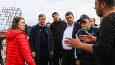 Seferihisar Belediyesi, selden etkilenen vatandaşlara 52 bin TL'ye varan maddi