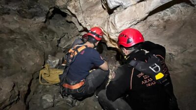 Selçuk Sütini Mağarası'nda mahsur kalan üniversite öğrencisi 9 saatlik nefes