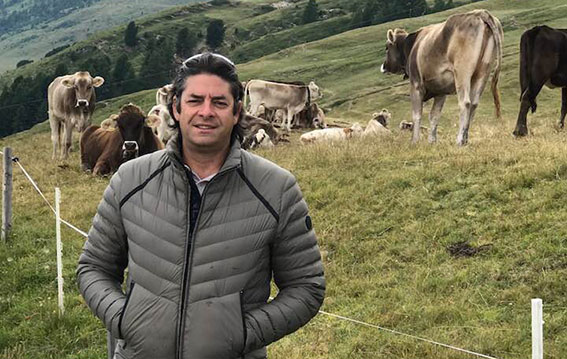 CHP’li Solakoğlu İzmir Ödemiş’te Sert Çıktı: “Galoşla Tarlaya Basanlar Yetti” Solakoğlu'ndan Ödemiş'te sert mesaj: Galoşla tarlaya basanlardan ve kravatlı poz