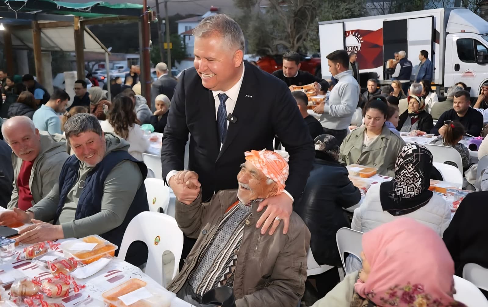 Urla Belediyesi, Ramazan boyunca Balıklıova’dan başlayarak mahallelerde birlik sofraları kuracak.