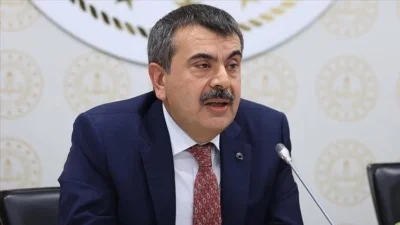 Bakan Yusuf Tekin, "Laikliği Birlikte Savunuyoruz" bildirisine tepki göstererek "Dertleri