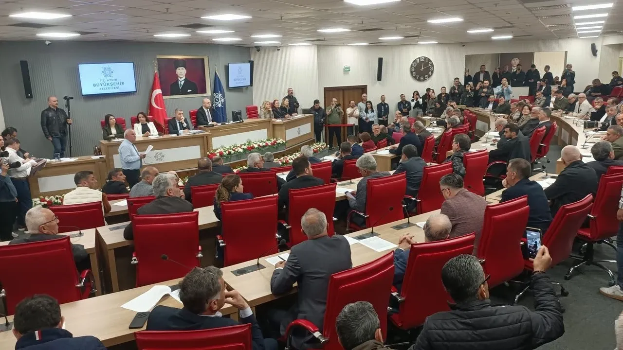 Aydın Büyükşehir'de 1,5 milyarlık kredi krizi büyüyor! Özlem Çerçioğlu'nun iade