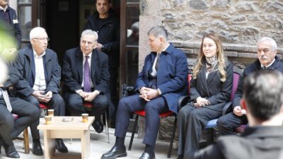 Aziz Kocaoğlu’ndan Başkan Cemil Tugay’a Meslek Fabrikası nöbetinde tam destek!