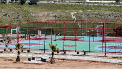 Bayraklı Ferdi Zeyrek Spor Kompleksi açılış için gün sayıyor! İrfan