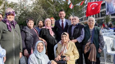 Bayraklı Yaşlılar Haftası etkinlikleri ile dijital eğitim ve sağlık taramaları