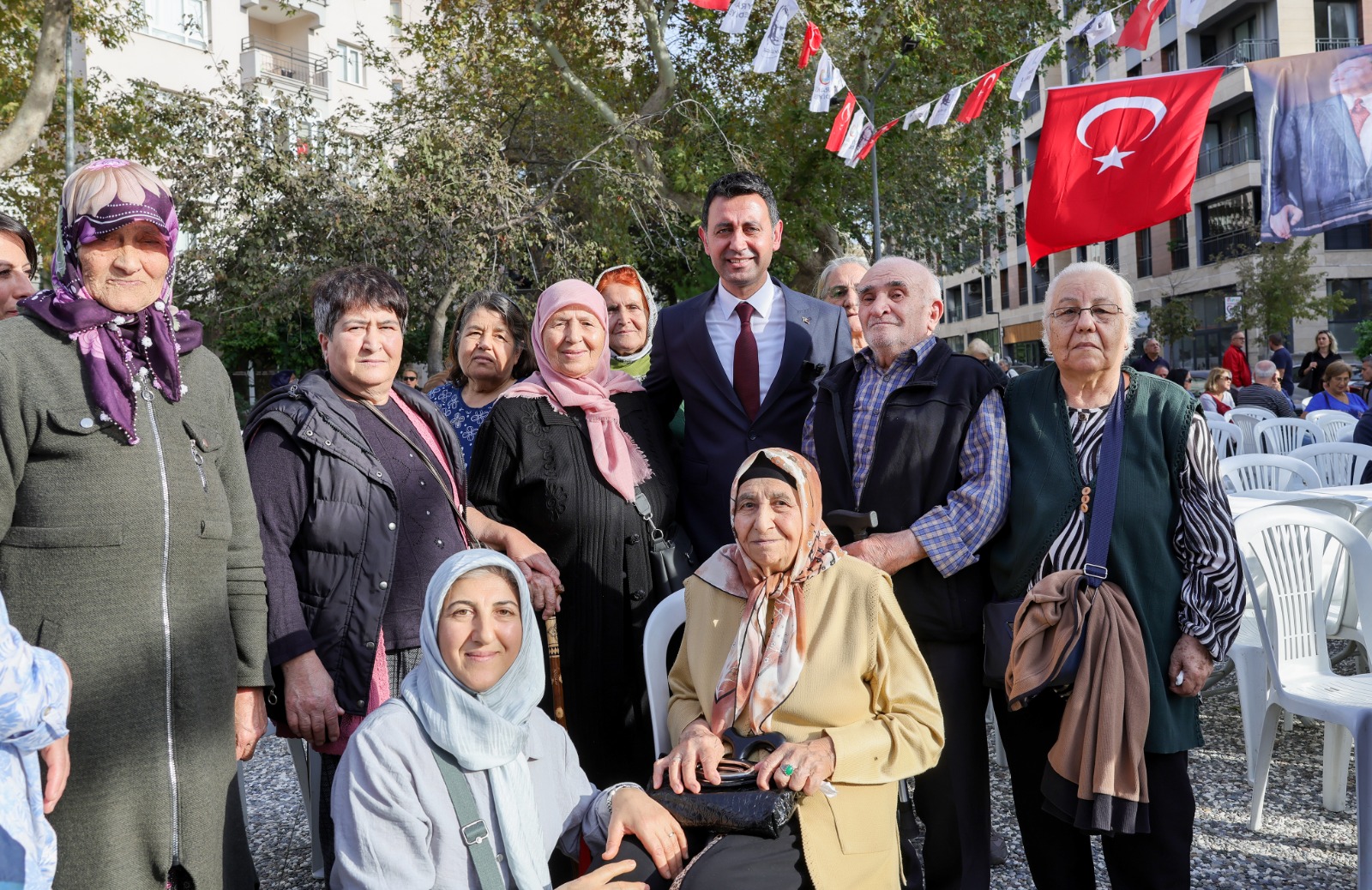 Bayraklı Yaşlılar Haftası etkinlikleri ile dijital eğitim ve sağlık taramaları