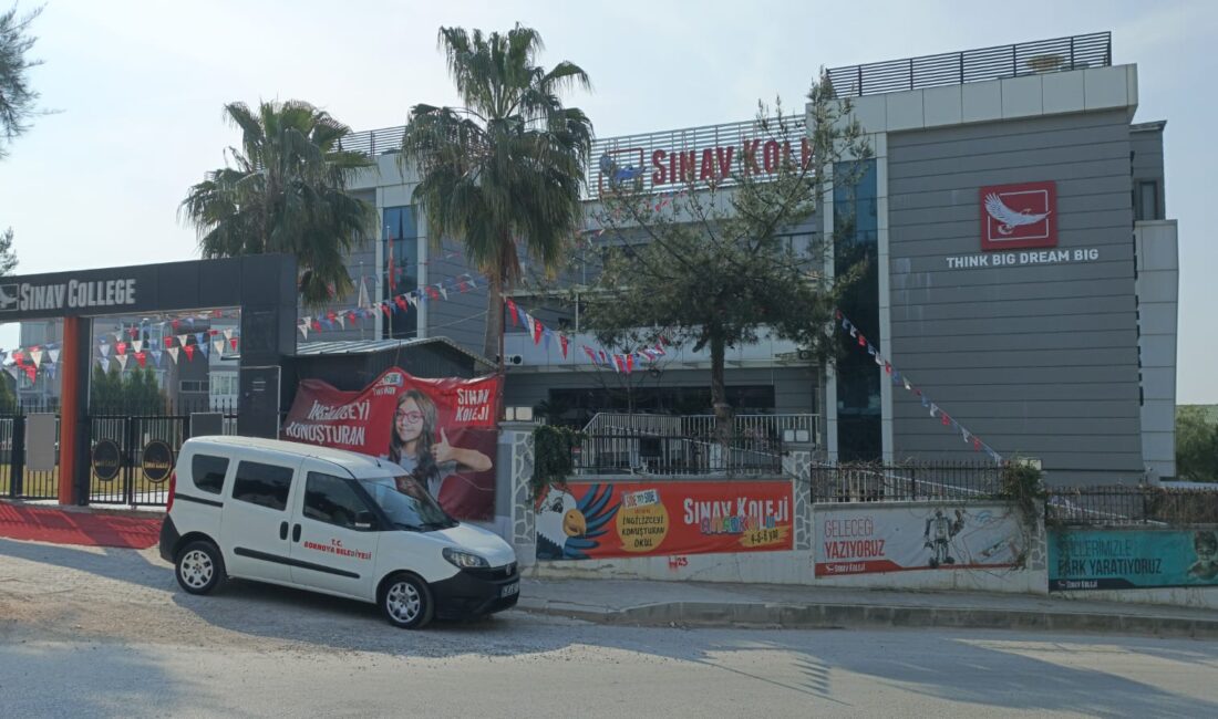 Bornova Sınav Koleji Skandalları bitmiyor! Havuz Kirada, Öğrencilere Artezyen Suyu Bornova Sınav Koleji skandalı! Öğrenciye artezyen suyu, dışarıya paralı havuz.