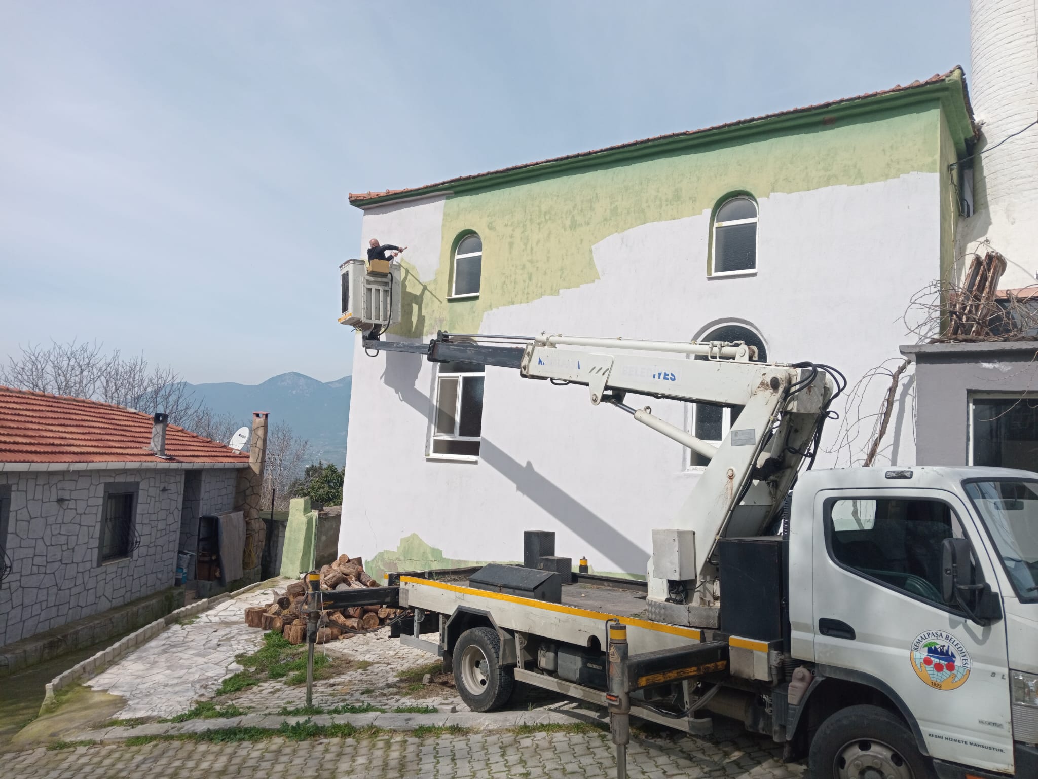 Kemalpaşa'da camiler pırıl pırıl oldu