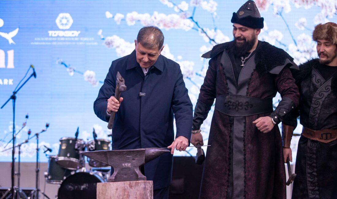İzmir Bahar Bayramı Kutlamasında Nevruz Ateşi Yandı! İzmir Bahar Bayramı kutlaması kenti fethetti! Başkan Cemil Tugay öncülüğünde