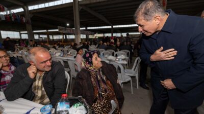 İzmir Büyükşehir iftar sofrası Menemen Asarlık'ta kuruldu! Başkan Cemil Tugay'ın
