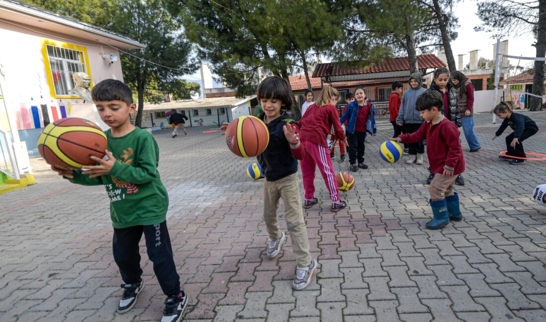 İzmir Okul Spor Desteği: Geleceğin Şampiyonları Yetişiyor İzmir okul spor desteği ile 1500 okula 31 milyon TL'lik