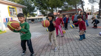 İzmir okul spor desteği ile 1500 okula 31 milyon TL'lik