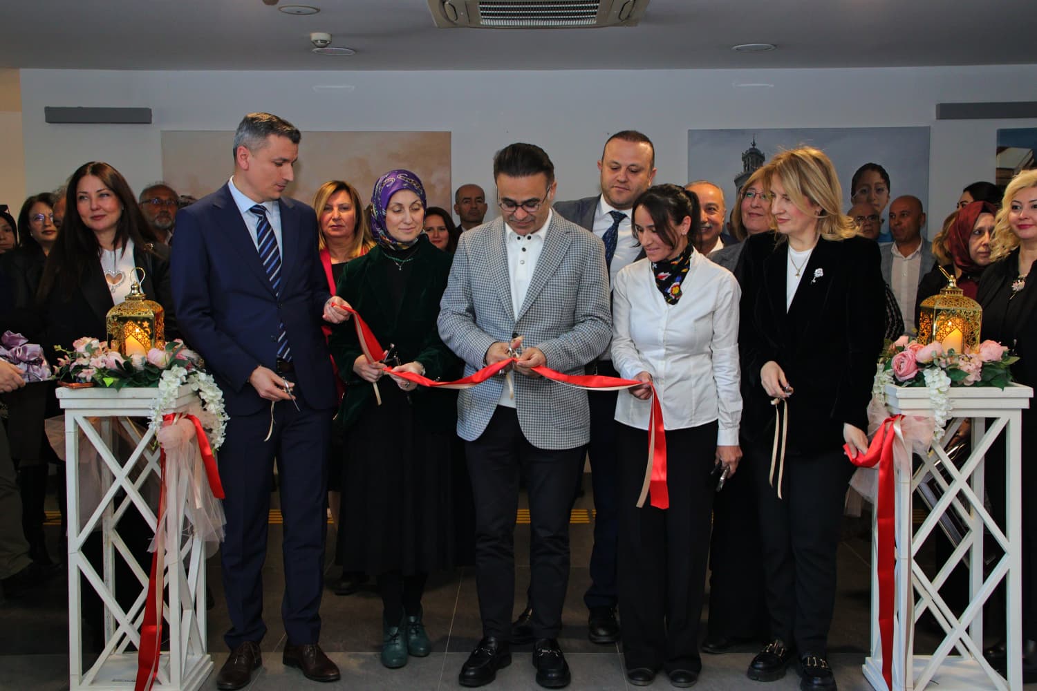 İzmir Sanat Sergisi Açıldı