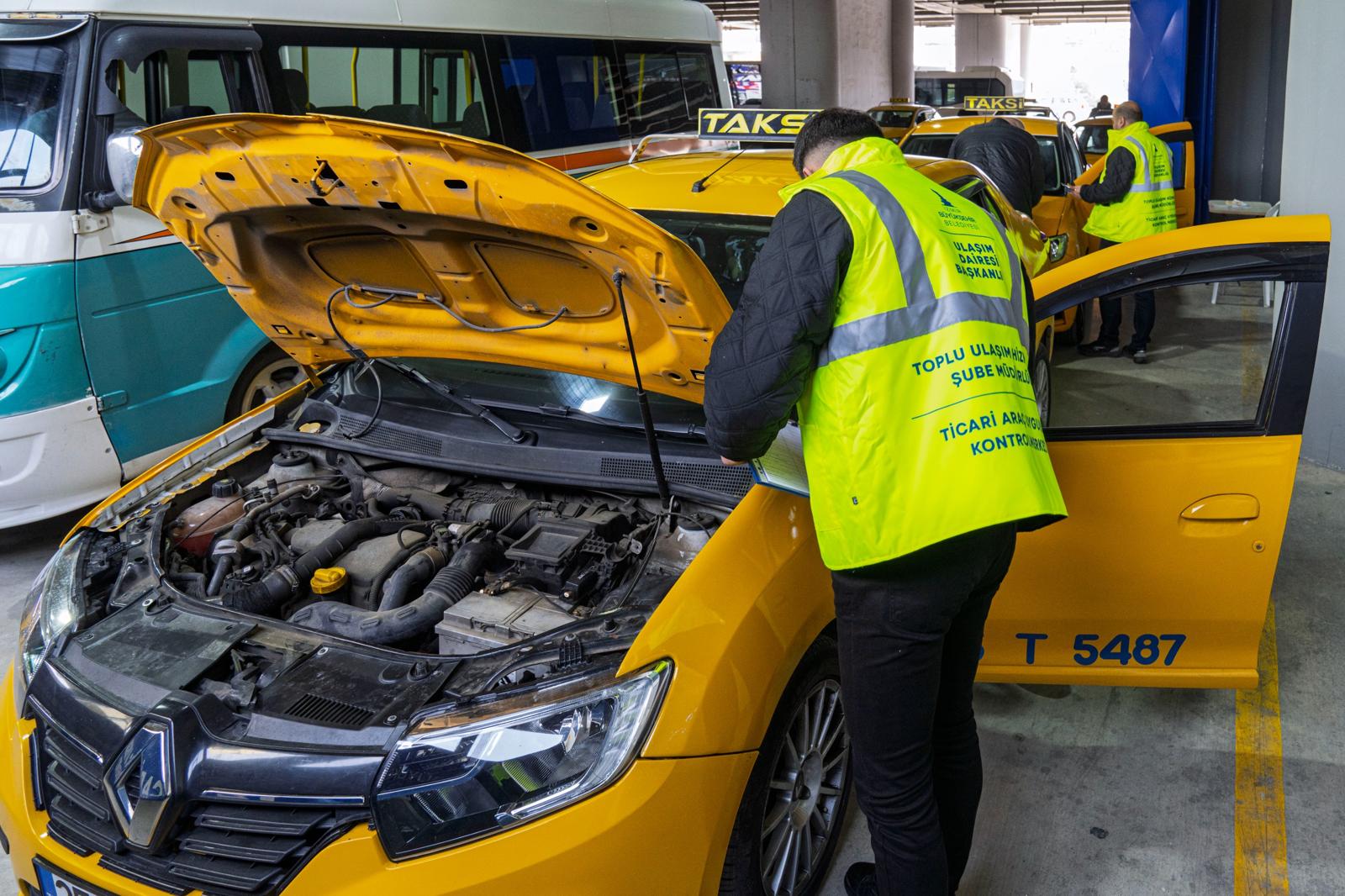 İzmir ticari araç denetimi Gaziemir'de sıkılaştı! Taksi ve minibüsler için
