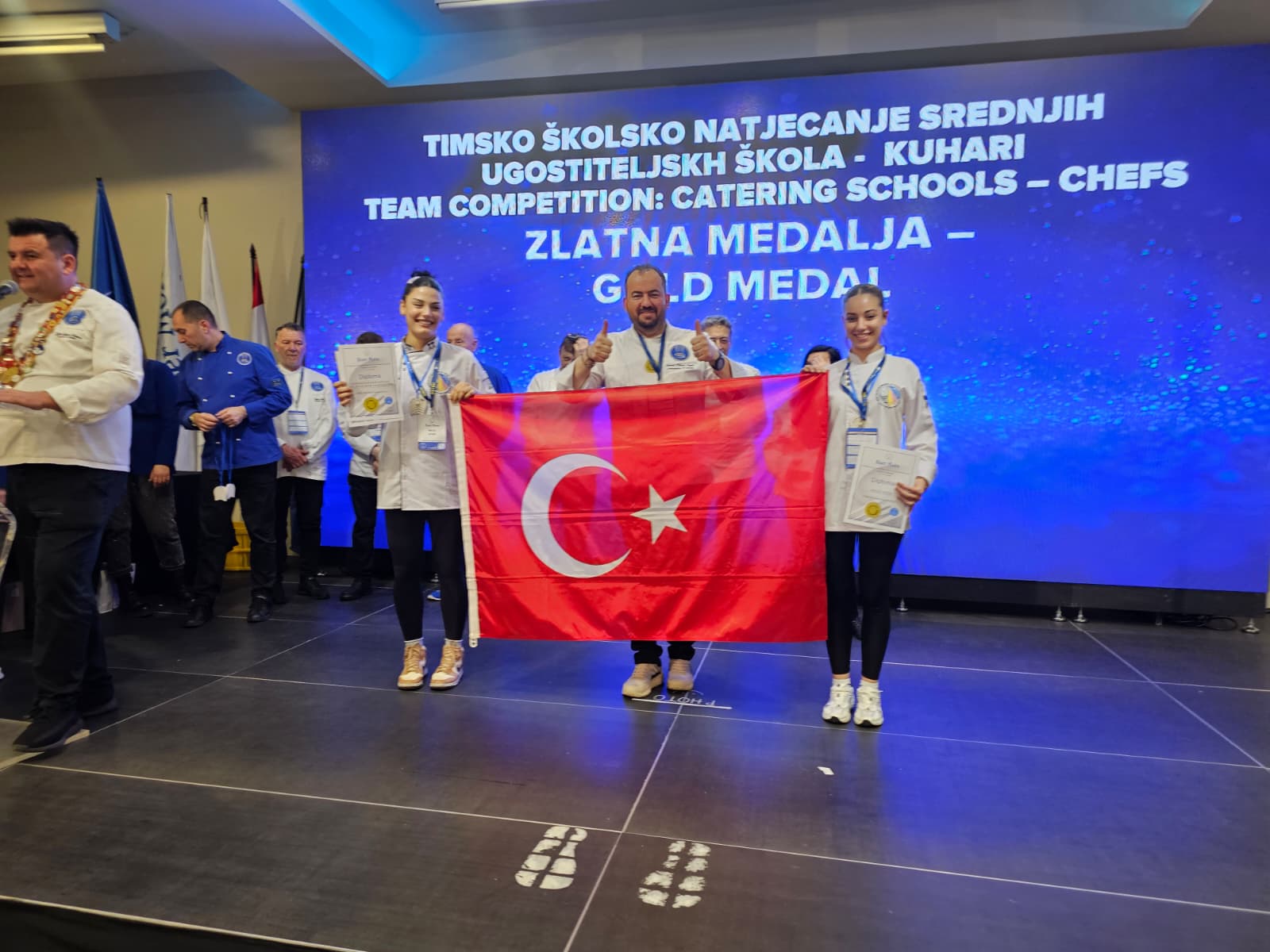 Karabağlar Nene Hatun Lisesi Avrupa’da Damak Çatlattı