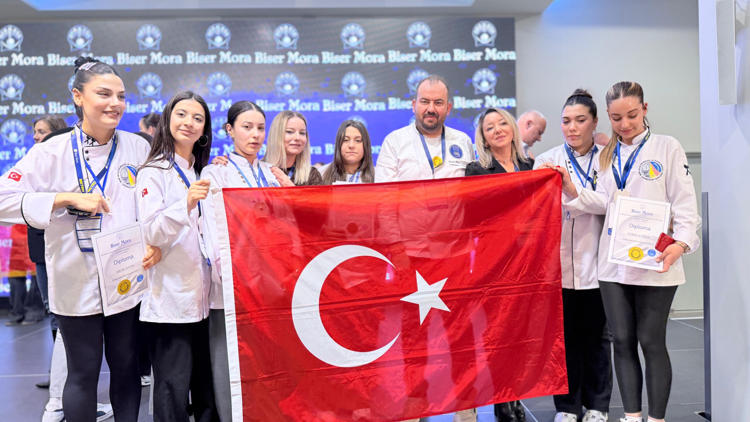 Karabağlar Nene Hatun Lisesi Avrupa gastronomi festivalinde 9 madalya ile