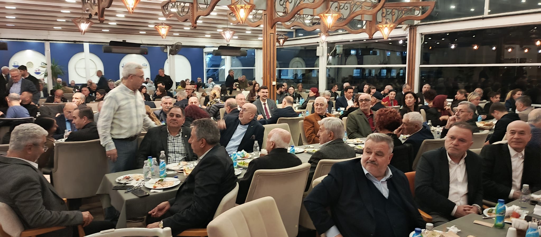 Karşıyaka MHP İftarında Türkiye Mozaiği