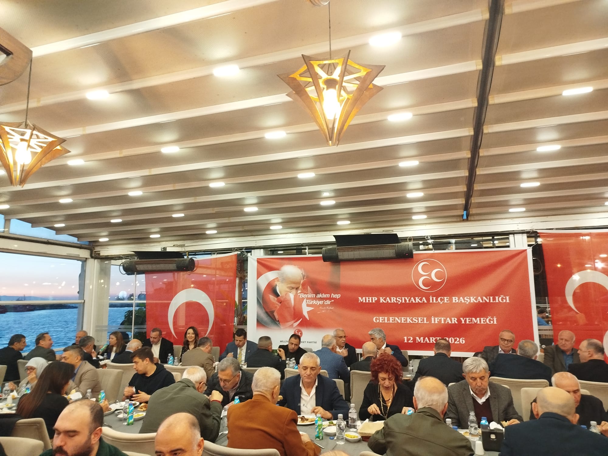 Karşıyaka MHP İftarında Türkiye Mozaiği