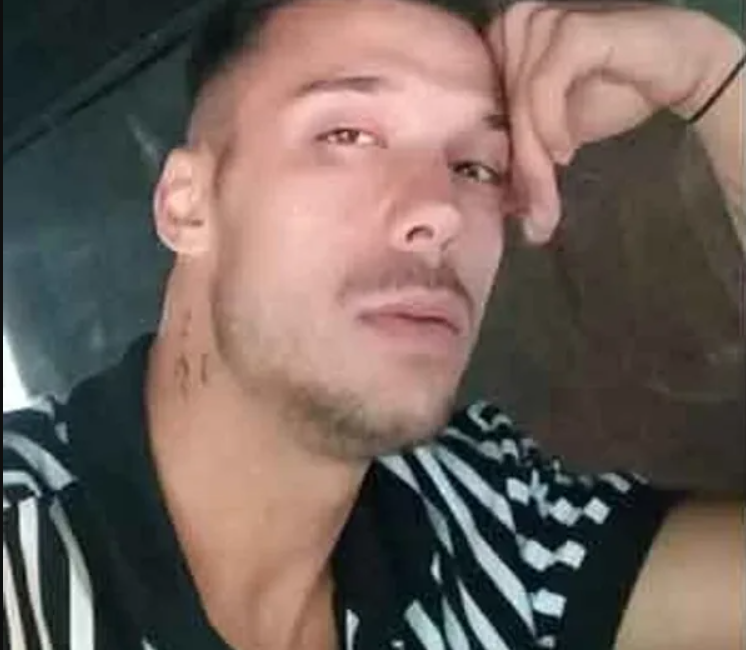 İzmir Konak'ta müzisyen Emre Duman kalbinden bıçaklanarak öldürüldü! Polis kaçan
