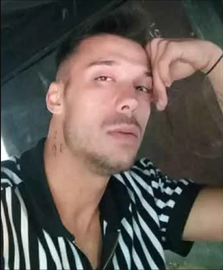 İzmir Konak'ta müzisyen Emre Duman kalbinden bıçaklanarak öldürüldü! Polis kaçan