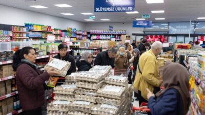 Market’in Balçova açıldı! Balçova Belediyesi'nden enflasyona karşı dev hamle. Uygun