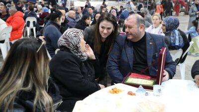 Menderes iftar yemeği binlerce vatandaşın katılımıyla şehitlerin anısına düzenlendi! Başkan