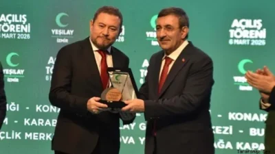 Nazım Torbaoğlu İzmir'de plakete doymuyor! Erdoğan'dan sonra şimdi de Cevdet
