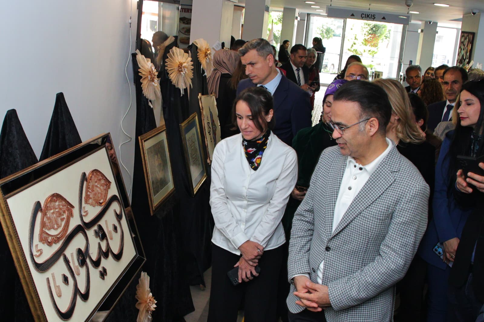 İzmir Sanat Sergisi Açıldı