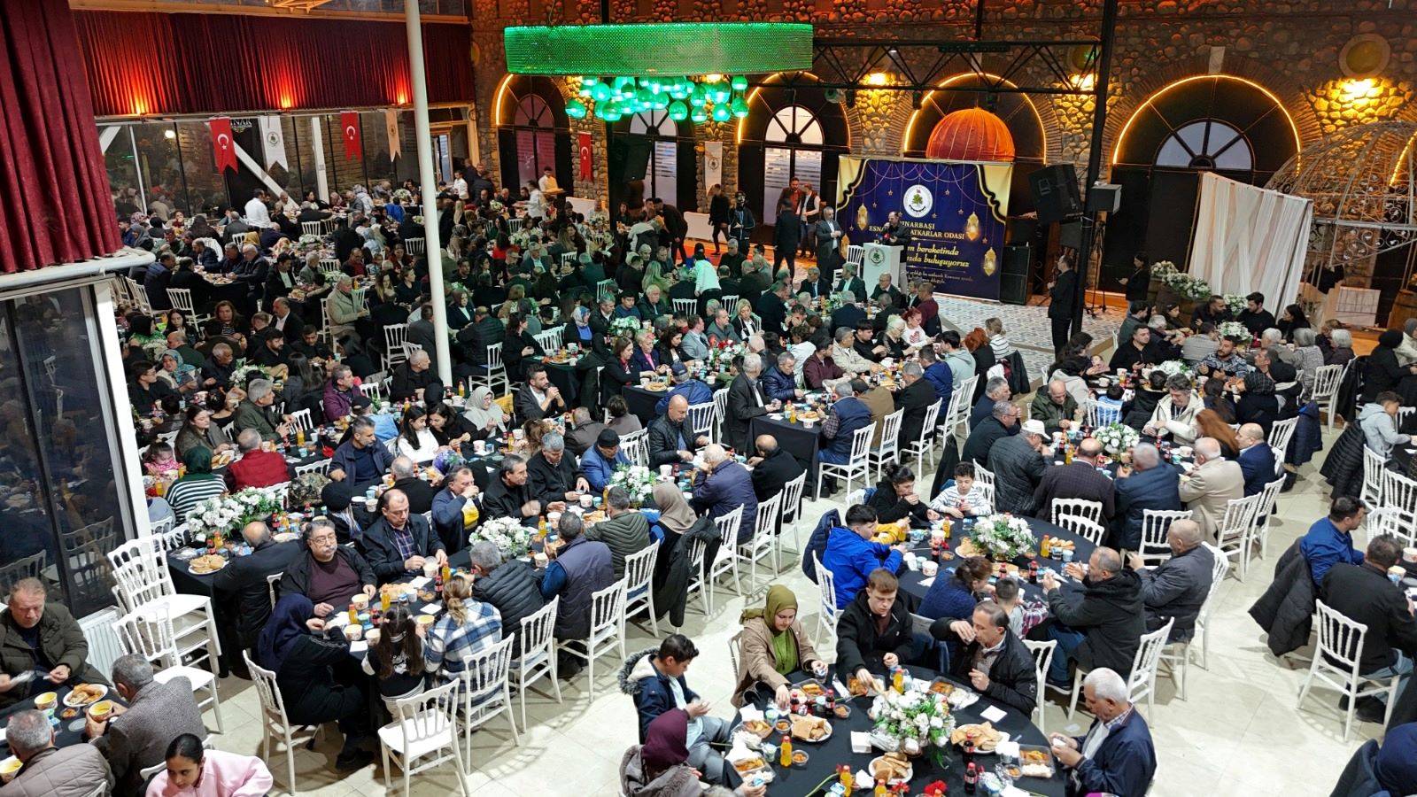 Pınarbaşı Esnaf Odası'ndan 1500 kişilik dev iftar! Oda kasasından para