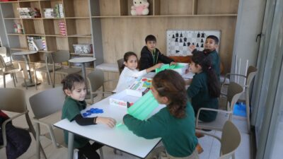 Bayraklı Belediyesi ücretsiz sanat kurslarıyla kapılarını açtı; müzikten teknolojiye her