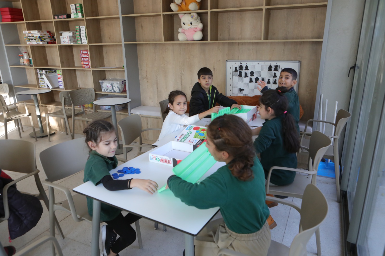 Bayraklı Belediyesi ücretsiz sanat kurslarıyla kapılarını açtı; müzikten teknolojiye her