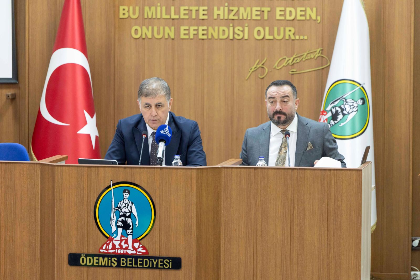 Başkan Cemil Tugay, 2026 yılının İzmir'de altyapı ve yol çalışmalarında