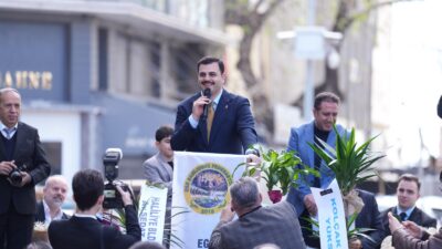 Eyyüp Kadir İnan'dan sert yanıt: "Fikirlerimi çürütemediğiniz için 'gençsin' masalına
