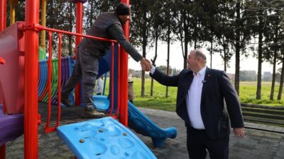 Menderes Belediye Başkanı İlkay Çiçek, 44 mahallede süren çalışmaları yerinde