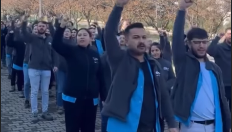 ESBAŞ’TA HAVACILIK DEVİNDE GREV ÇANLARI: FOKKER ELMO’DA SÖZLEŞME KRİZİ Havacılık kablolama devi Fokker Elmo'da toplu sözleşme çıkmazda! İşçiler eyleme