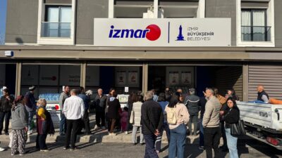 İzmir Büyükşehir'in tanzim satış mağazası İZMAR, 21. şubesini Çiğli'de açtı.