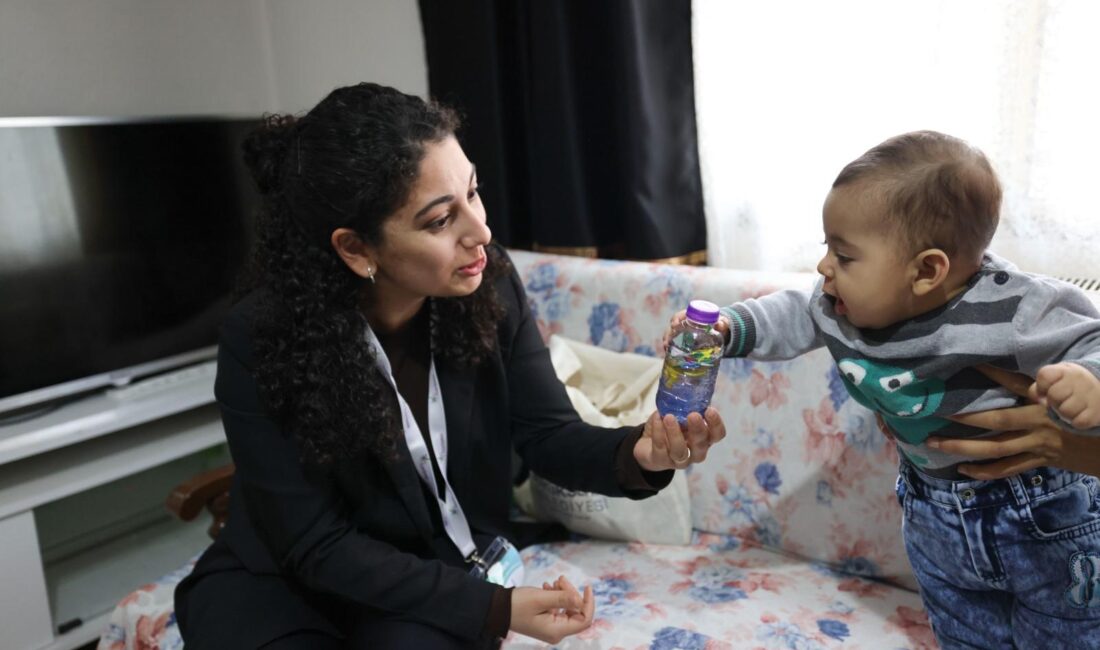 İzmirli yaşlılar, İzmir 95 projesiyle bebekler için geri dönüşümden oyuncaklar