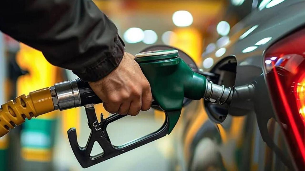 İzmir'de akaryakıt zammı sonrası motorin 79 TL'yi aştı. Dev zam