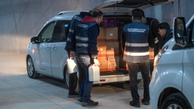 İzmir Büyükşehir Belediyesi 30 ilçede 547 okula hijyen seti ulaştırdı.