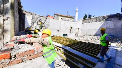 İzmir Büyükşehir Belediyesi'nin kamu kurumlarına 287 bin metrekarelik 81 taşınmaz