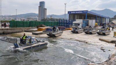 İzmir Körfezi'nde deniz marulu ile mücadele için 5 yeni amfibi