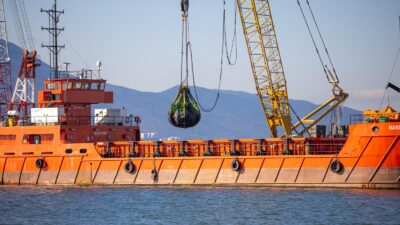 İzmir Körfezi'nden rekor temizlik: 1 milyon ton çamur çıkarıldı. Hedef